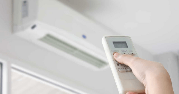 Sử dụng điều khiển đa năng hoặc điều khiển điều hòa khác để kiểm tra