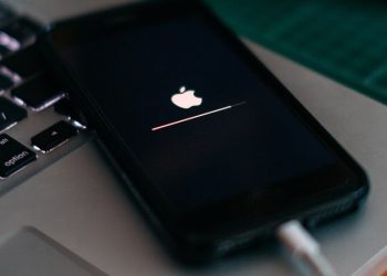 Firmware iPhone là gì? Hướng dẫn cập nhật và restore firmware an toàn nhất
