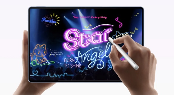 Máy sở hữu màn hình OLED dẻo 12 inch