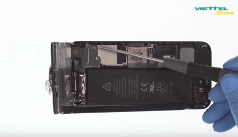 Hướng dẫn tự thay phím nguồn iPhone 5 trong vòng 30 phút