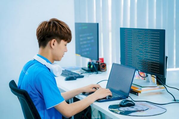 Tổ hợp chương trình đào tạo sử dụng A00 có phạm vi xét tuyển rất rộng