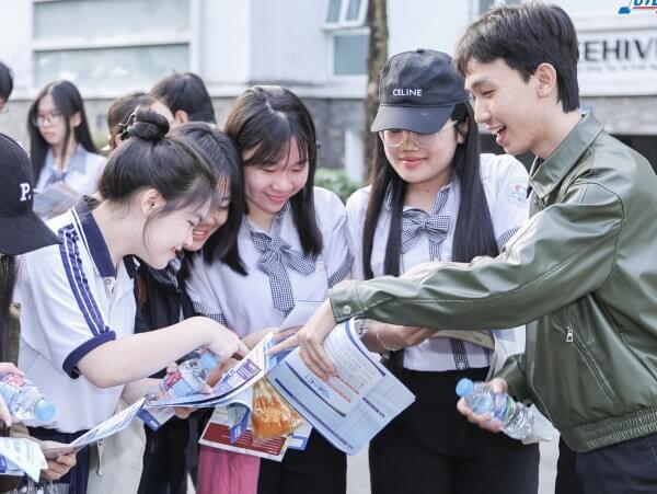 Điểm chuẩn khối C00 có sự chênh lệch tùy theo trường và ngành đào tạo