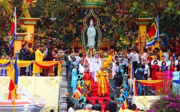 Lễ hội Quán Thế Âm tại Ngũ Hành Sơn (Đà Nẵng)