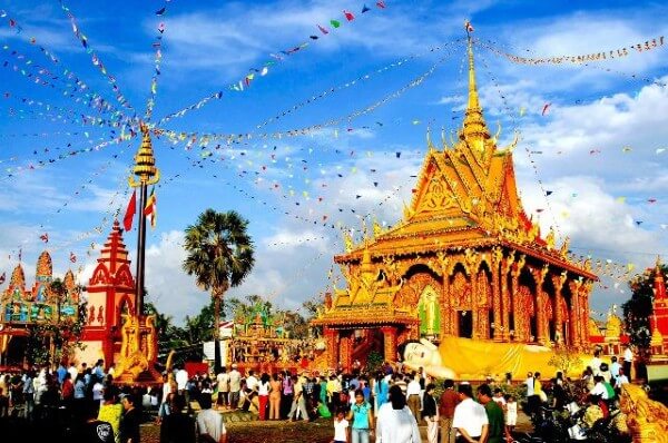 Lễ hội Chol Chnam Thmay cổ truyền của người Khmer