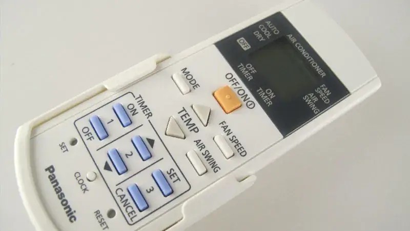 Biểu hiện nhận biết màn hình remote máy lạnh bị đen