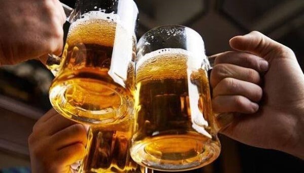 Không nên lạm dụng đồ uống có cồn, thuốc lá và thực phẩm chế biến