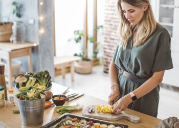 12 mẹo vặt nhà bếp hữu ích giúp việc nấu nướng trở nên dễ dàng