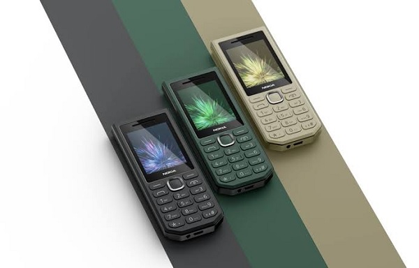 Nokia 300 Charge sở hữu viên pin dung lượng3.700mAh, có thể sạc ngược cho thiết bị khác