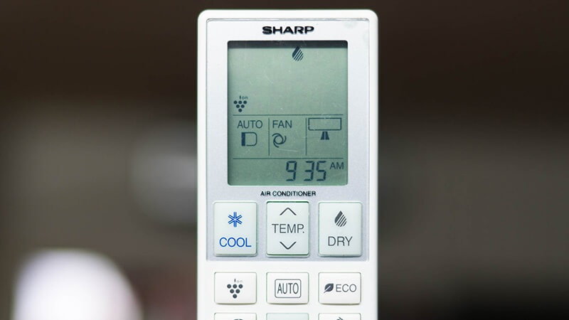 Nút tiết kiệm điện thường được ký hiệu như ECO, ECONO, E-CON