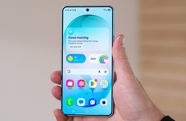 Galaxy S26 Plus khẳng định đẳng cấp của dòng smartphone dạng thanh bằng màn hình phẳng 6.7 inch