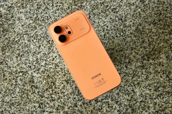 HONOR 600 5G sở hữu thiết kế bền bỉ với chuẩn kháng nước IP69K