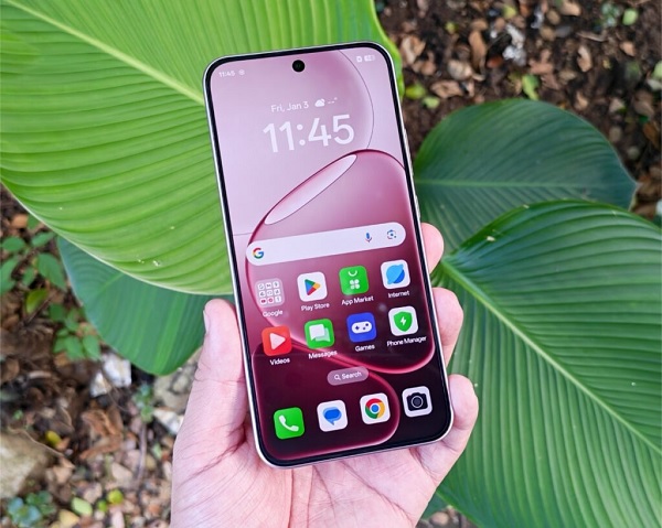 OPPO A6 Pro trang bị màn hình có độ sáng cao