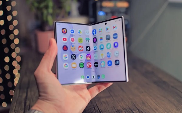 Galaxy Z Fold8 được cài đặt sẵn giao diện One UI 9 phát triển trên nền Android 17