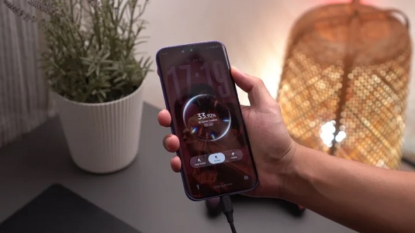 TECNO POVA Curve 2 5G mang trong mình viên pin dung lượng khủng lên đến 8.000 mAh
