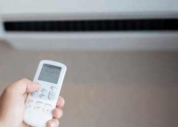Tần số máy lạnh là gì? Bảng mã tần số remote đa năng đầy đủ các hãng 2026