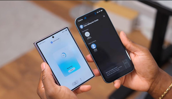 Tính năng Quick Share giúp người dùng gửi ảnh từ Fold8 sang iPhone