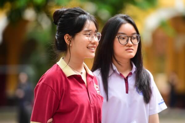 Điểm chuẩn năm 2025 sự thay đổi giữa từng nhóm ngành
