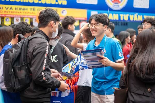 Những các ngành có điểm chuẩn dẫn đầu trong hệ thống Đại học Quốc gia Hà Nội