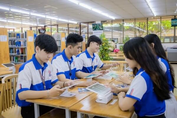 Trường áp dụng phương thức xét tuyển thẳng và ưu tiên xét tuyển