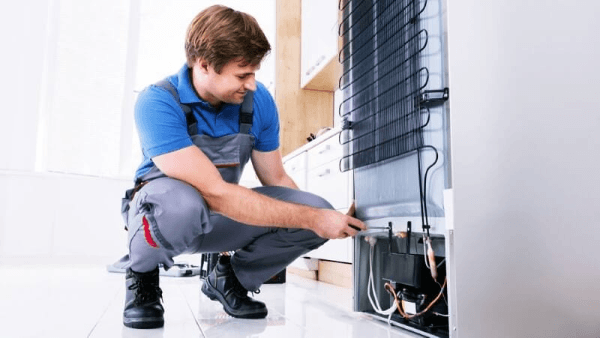 Kiểm tra nguồn điện có truyền tải vào tủ lạnh không