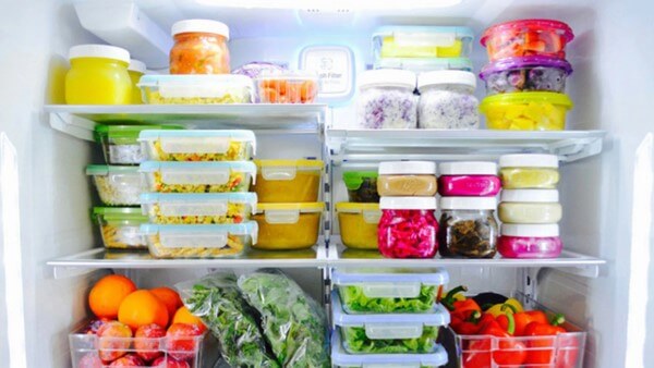 Không để quá nhiều thực phẩm bảo quản vào ngăn mát