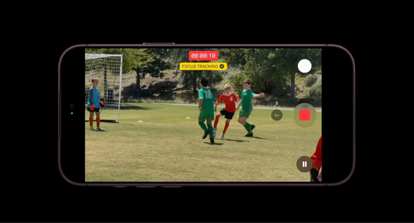 Sử dụng thực tế tính năng Focus Tracking trên iPhone 18 Pro Max (Youtube Karl Conard)