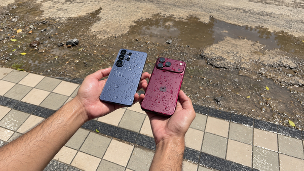 Chuẩn IP68 giúp tăng khả năng bảo vệ iPhone trong những tình huống như nước vô tình bắn lên thiết bị