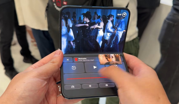 Thử nghiệm iPhone Duo trên tay với trình xem video