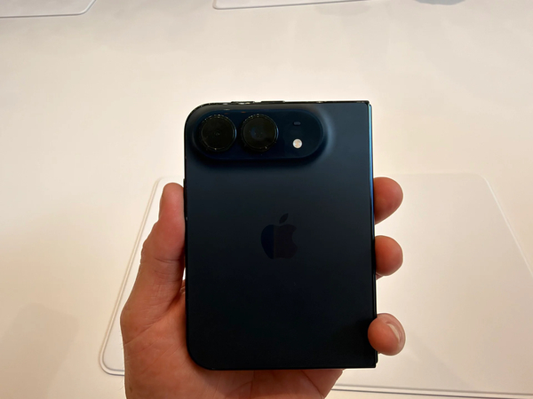 Thử nghiệm iPhone Duo trên tay với thiết kế camera sau