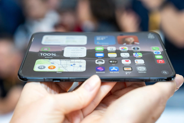 Thử nghiệm iPhone Duo trên tay với độ mỏng đáng kinh ngạc