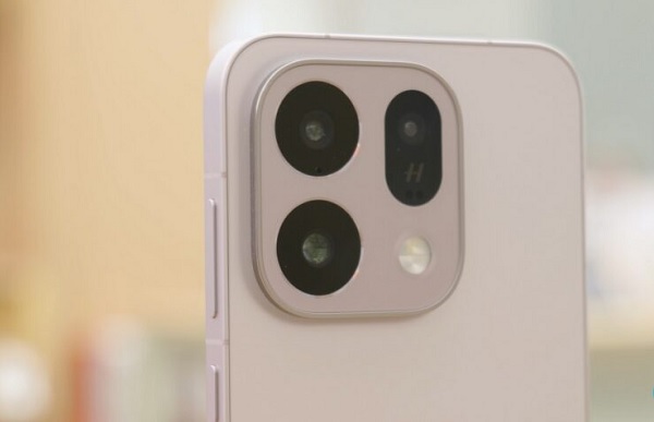 Hệ thống camera tiếp tục tạo điểm nhấn nổi bật cho thiết kế của OPPO Find X10 thế hệ mới