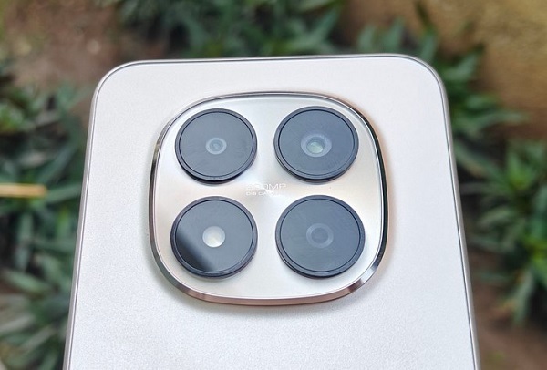 Phiên bản tiền nhiệm lại thể hiện sự áp đảo hoàn toàn nhờ camera chính lên tới 200MP