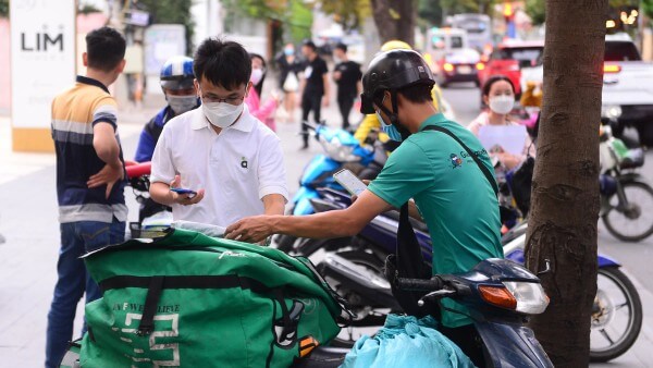 Một số kinh nghiệm đặt hàng và nhận giao hàng đúng hẹn dịp lễ 2/9