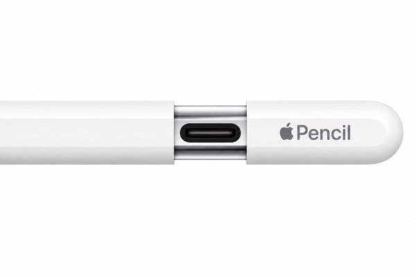 Apple Pencil (USB-C) sử dụng đầu kết nối đặt dưới phần nắp trượt để ghép đôi và sạc.