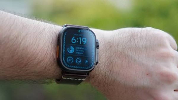 Dung lượng pin Apple Watch Ultra 4 có thể hoạt động tối đa khoảng 50 giờ 