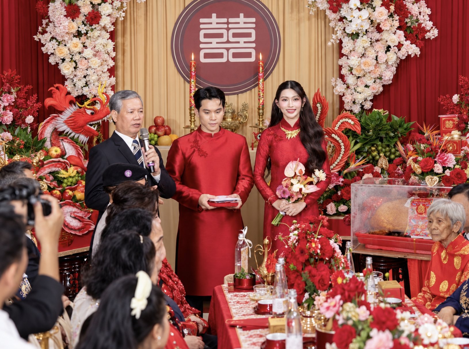 Bài phát biểu của bố cô dâu thể hiện niềm vui, sự xúc động và mong muốn các con xây dựng cuộc sống hôn nhân hạnh phúc