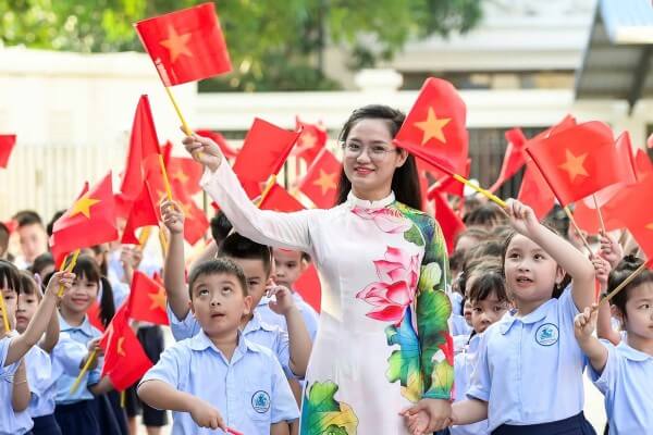 Những cách tự sáng tác thơ 20/11 cảm xúc và ý nghĩa