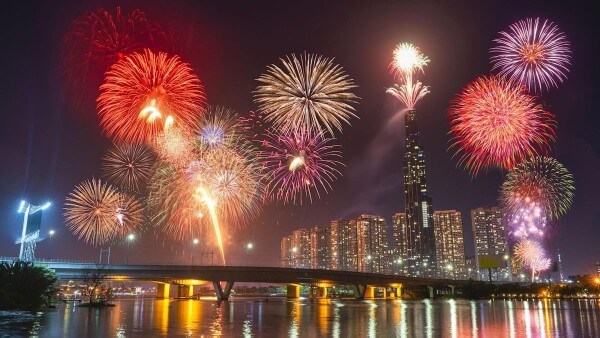 Tính từ 30/08/2026 thì còn 160 ngày là đến mùng 1 Tết Nguyên Đán 2027