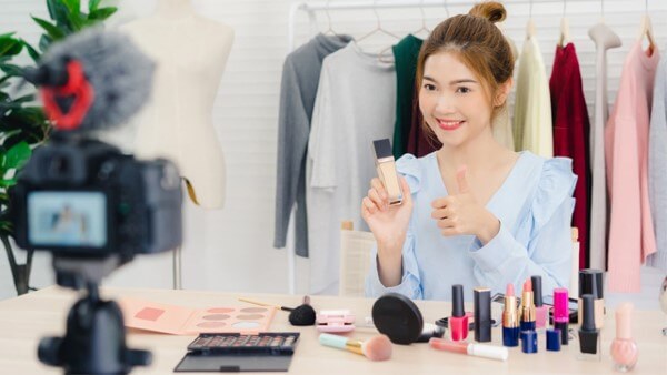 Mô hình làm cộng tác viên livestream cho nhãn hàng hay shop lớn