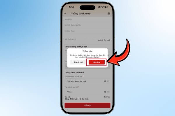 Chọn “Thêm người lưu trú” và xác nhận