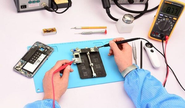 Những trường hợp cần mang máy đi bảo hành thay vì tự khởi động lại