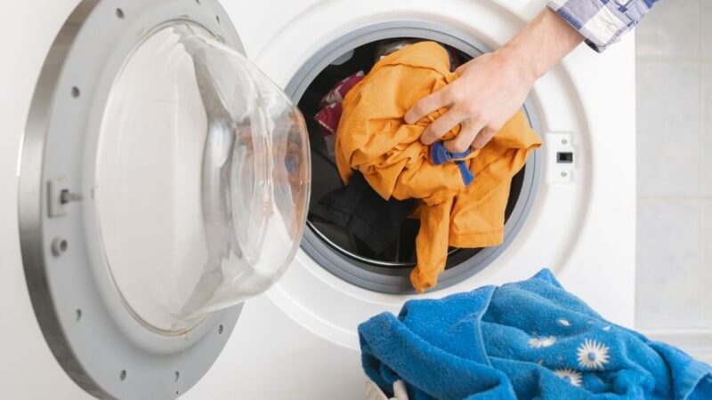 Việc vệ sinh lồng máy giặt cần thực hiện định kỳ và đúng cách