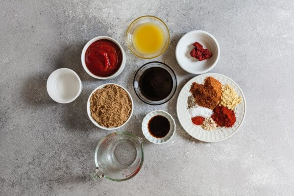 Chuẩn bị nguyên liệu ướp thịt nướng truyền thống
