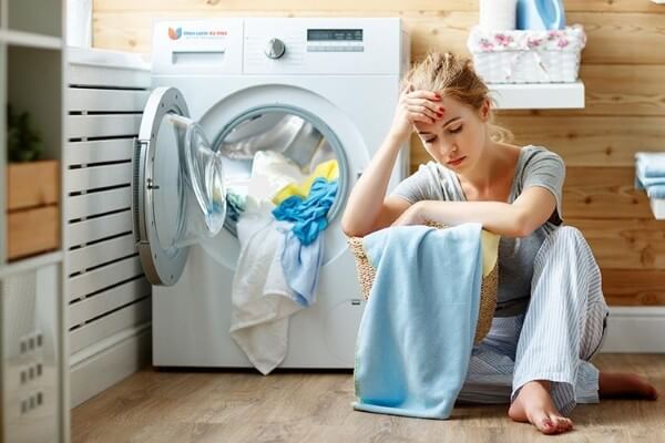 Việc vệ sinh máy giặt nên thực hiện sau 2 - 3 tháng/lần