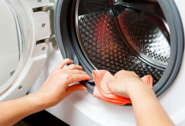Một số lưu ý khi vệ sinh máy giặt cần chú ý 