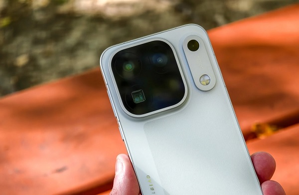 Hệ thống camera tele tiềm vọng kép trên OPPO Find X10 Ultra hứa hẹn mang đến khả năng chụp ảnh từ xa linh hoạt