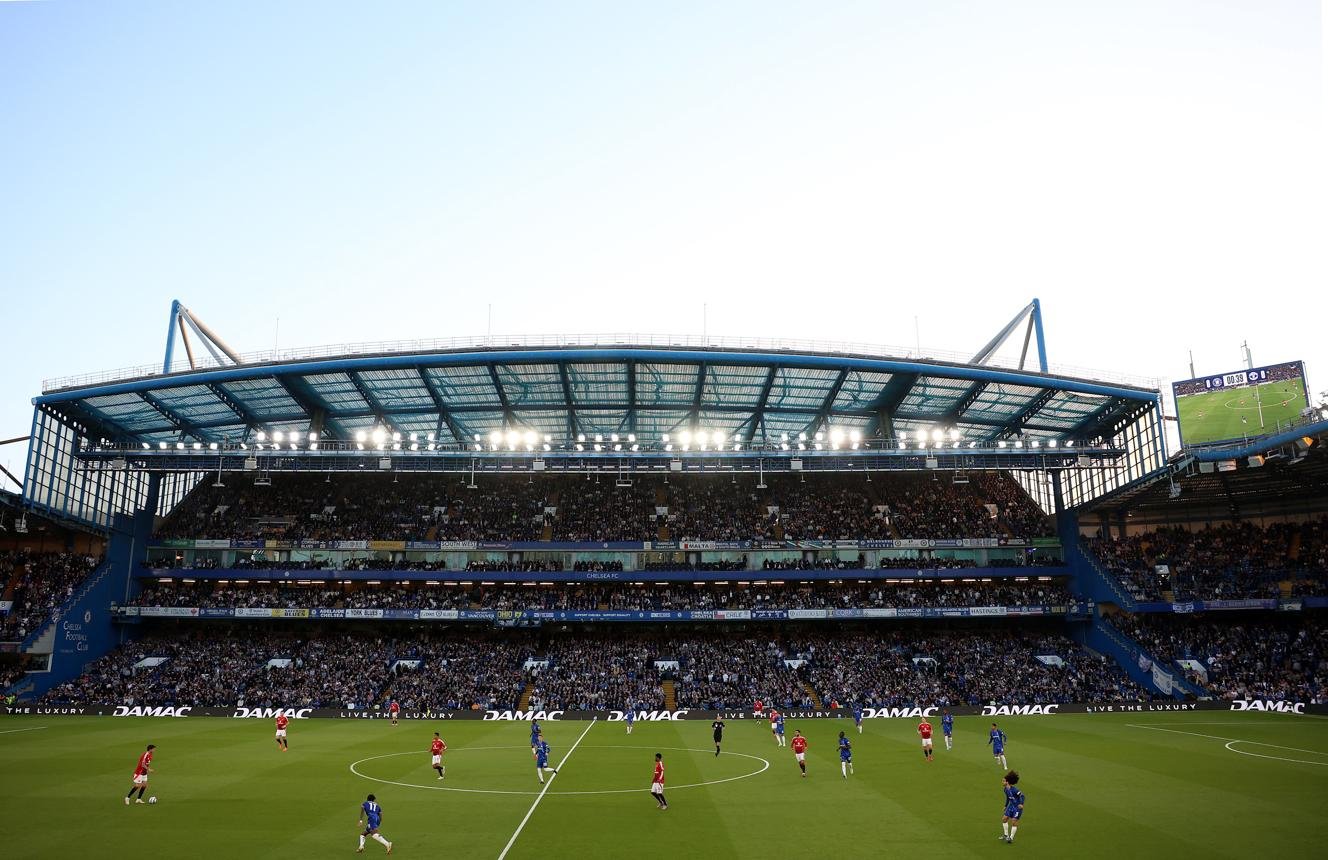 Chelsea có thể triển khai sơ đồ ba trung vệ nhằm tăng khả năng hỗ trợ phòng ngự và khai thác hai hành lang cánh. Ảnh minh họa.