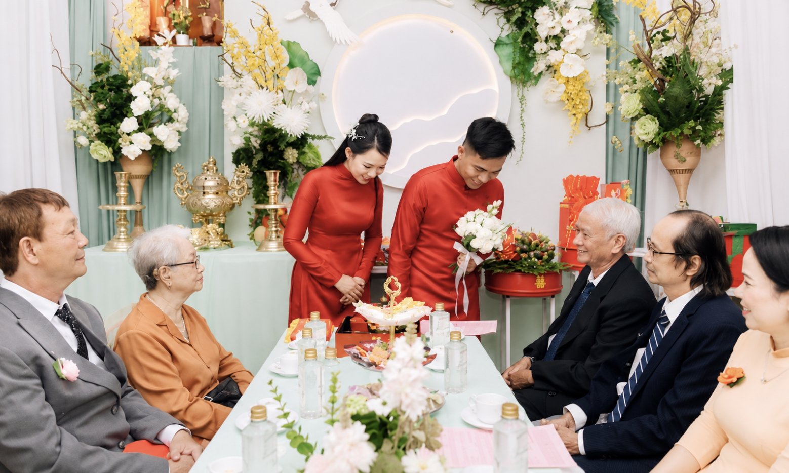 Đại diện nhà gái đáp lời đồng ý nhận lễ, đồng thời cho phép nhà trai tiến hành nghi thức đón dâu theo kế hoạch