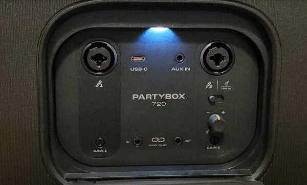 JBL PartyBox 720 hỗ trợ công nghệ Auracast mở rộng hệ thống âm thanh