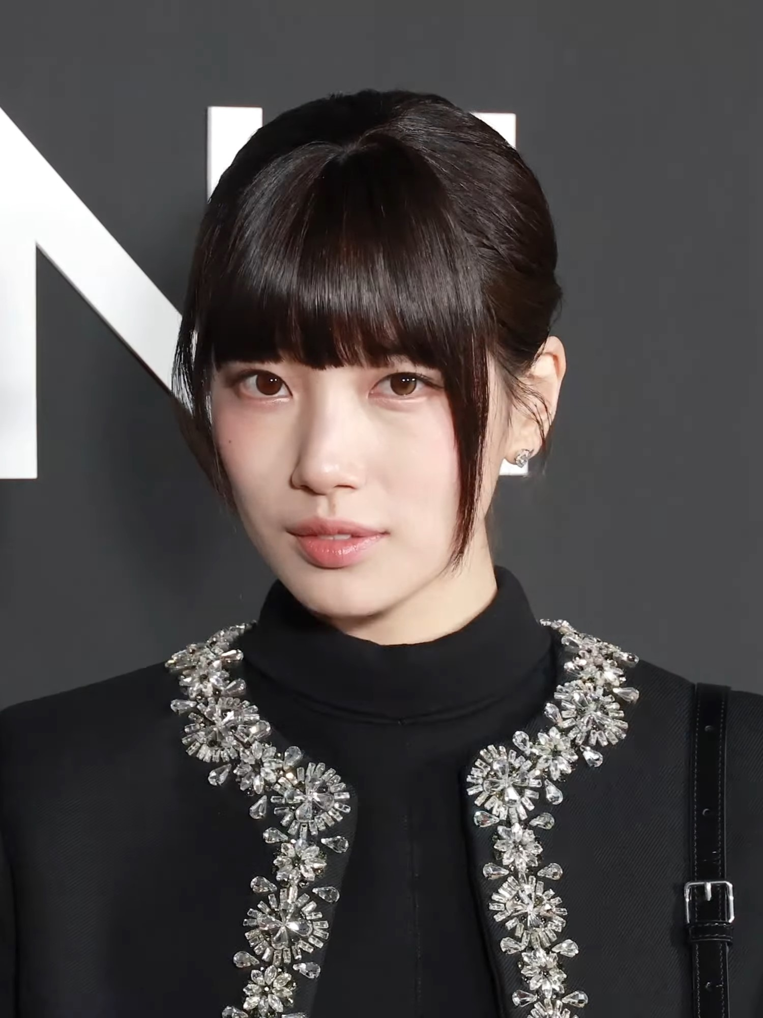 Bae Suzy thắng Nữ diễn viên mới xuất sắc nhất mảng điện ảnh tại Baeksang 2012 và Nữ diễn viên truyền hình được yêu thích nhất tại Baeksang 2018